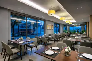 Khách sạn Golden Season