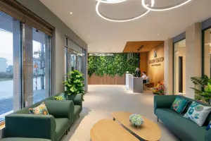 Khách sạn Golden Season