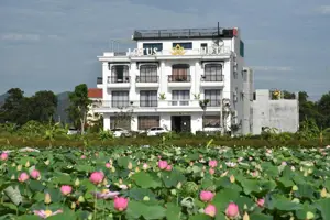 Lotus Hotel Ninh Bình