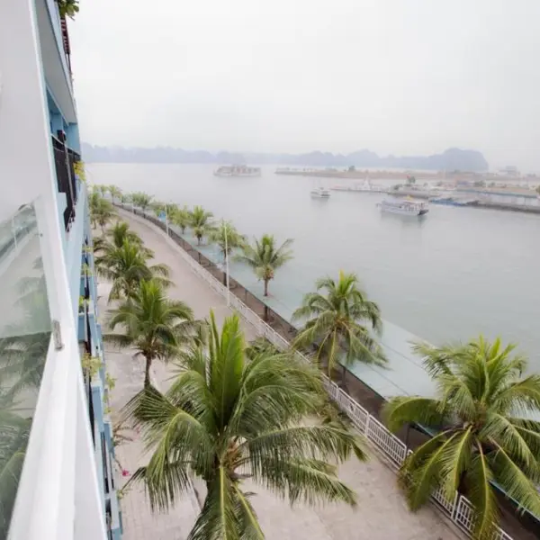 Khách Sạn Golden Palm