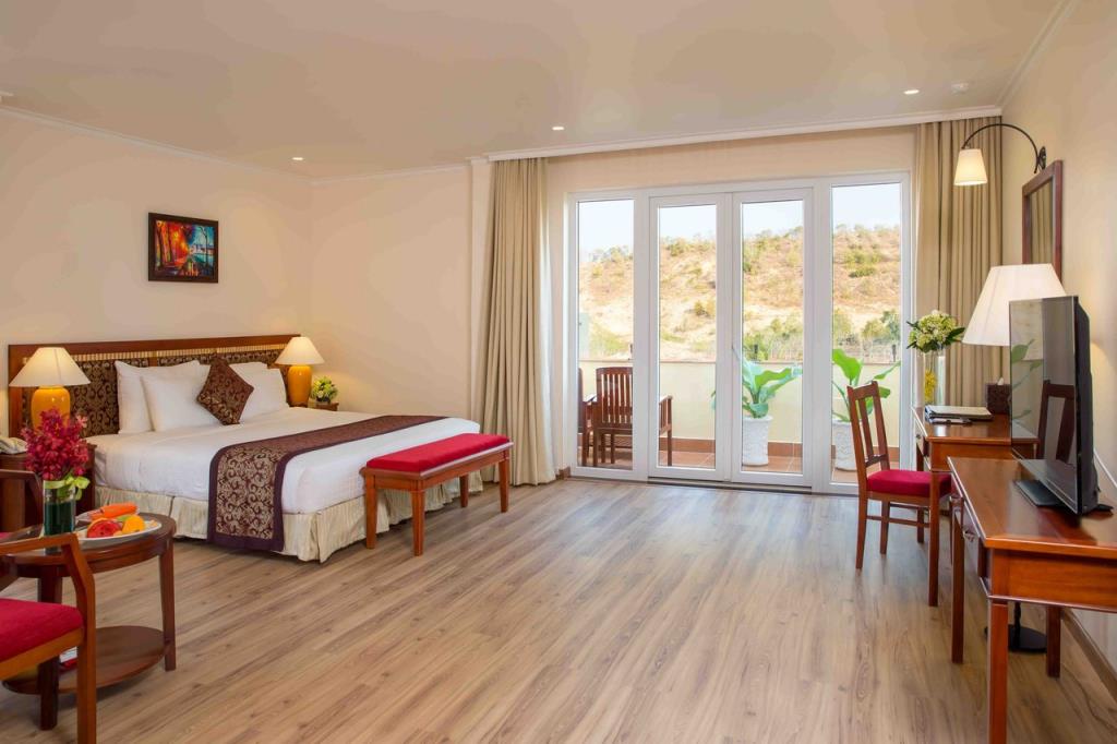 Deluxe Suite - Sunny Beach Resort Mũi Né