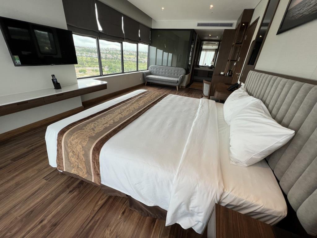 Junior Suite Room With Sea View - Khách Sạn Vipol Mũi Né