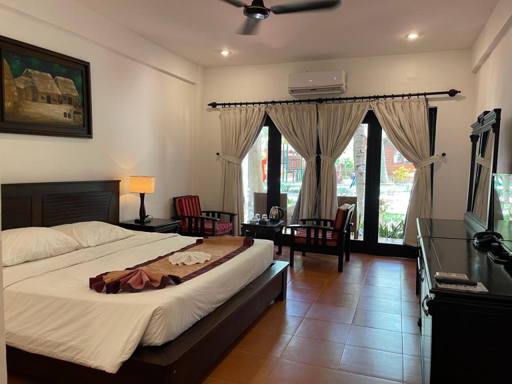 Deluxe Pool View Room - Sea Lion Beach Resort & Spa Mũi Né