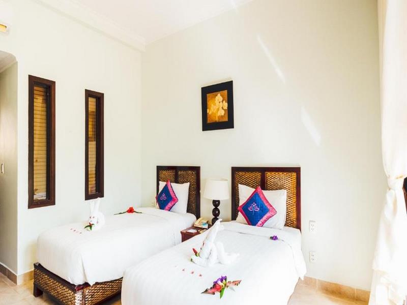 Deluxe Room with Garden View - Lotus Mũi Né Resort & Spa