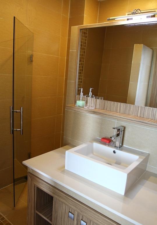 Phòng Standard quaruple - Surf 4 You Residence