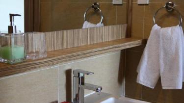 Phòng Standard quaruple - Surf 4 You Residence