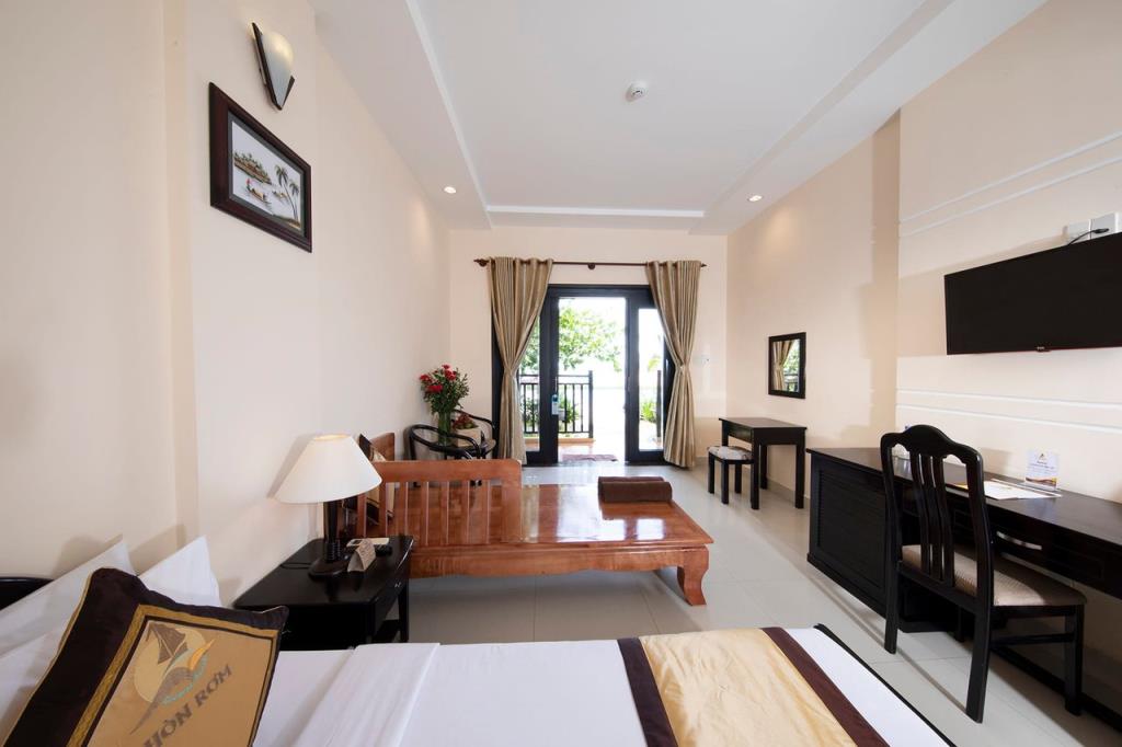 Phòng Superior Double - Hòn Rơm Central Beach Resort