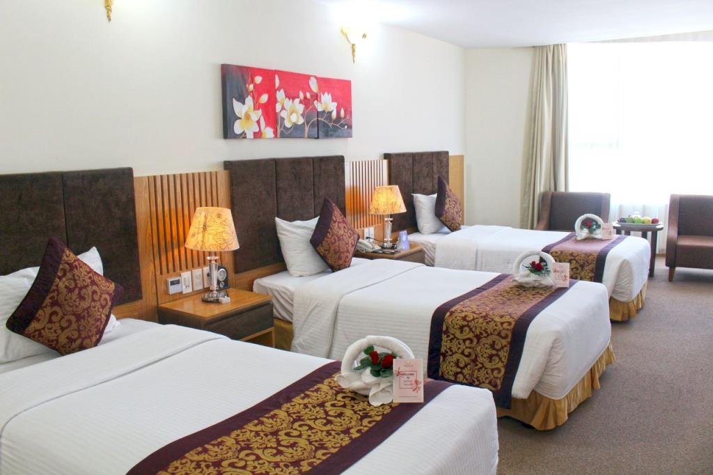 Deluxe Triple - Khách sạn Mường Thanh Quy Nhơn