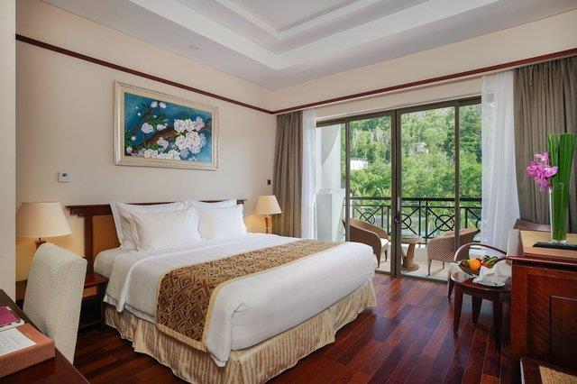 DELUXE QUEEN BED - Vinpearl Resort Nha Trang