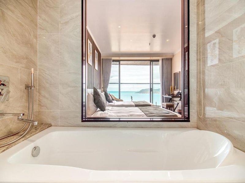 Premier Deluxe Ocean View - Khách sạn La Vague