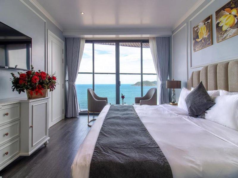 Deluxe Family Room with Ocean View - Khách sạn La Vague