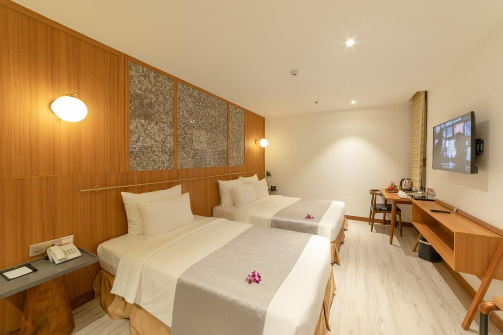 Superior Double or Twin Room - Khách Sạn Majestic Premium Nha Trang