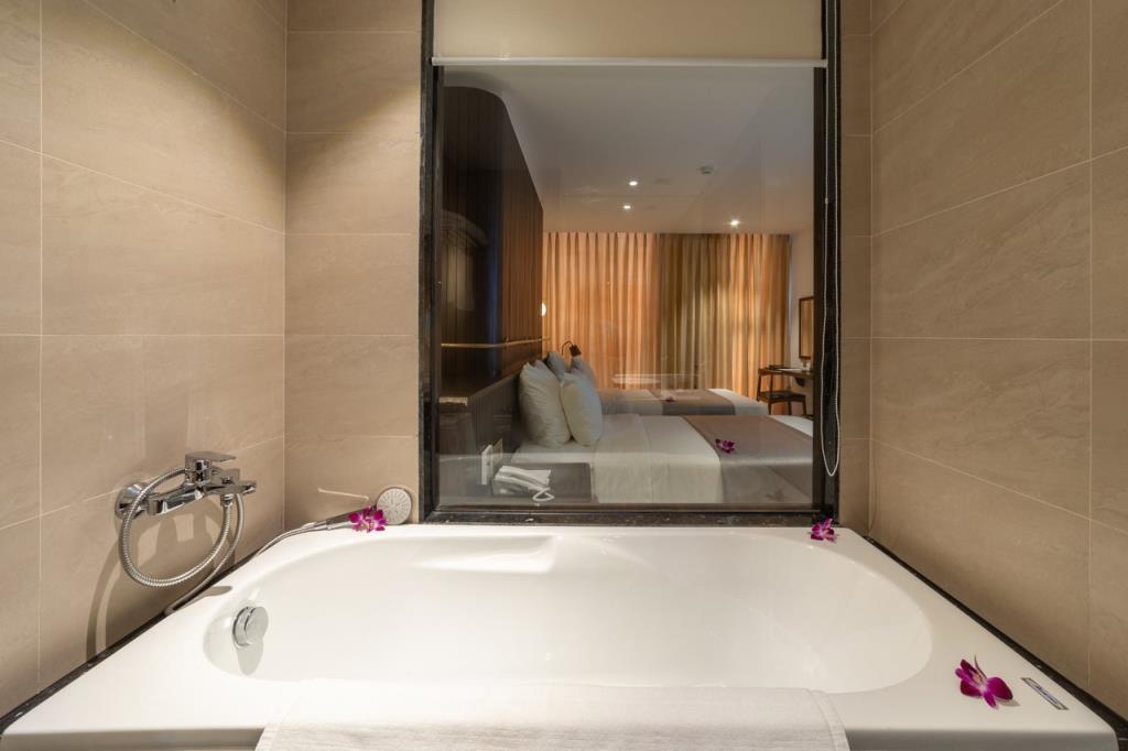 Deluxe Double or Twin Room - Khách Sạn Majestic Premium Nha Trang