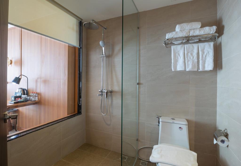 Deluxe Triple - Khách Sạn Majestic Premium Nha Trang