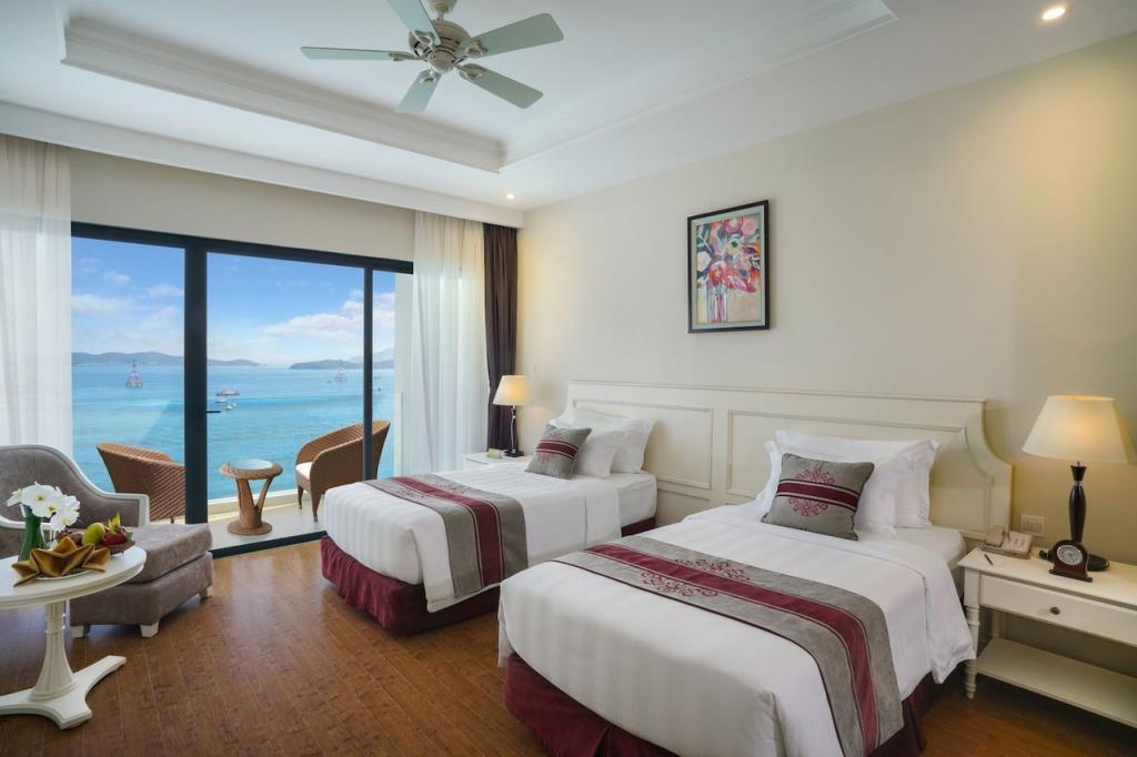 Deluxe Ocean View Twin Bed - Vinpearl Resort & Spa Nha Trang Bay