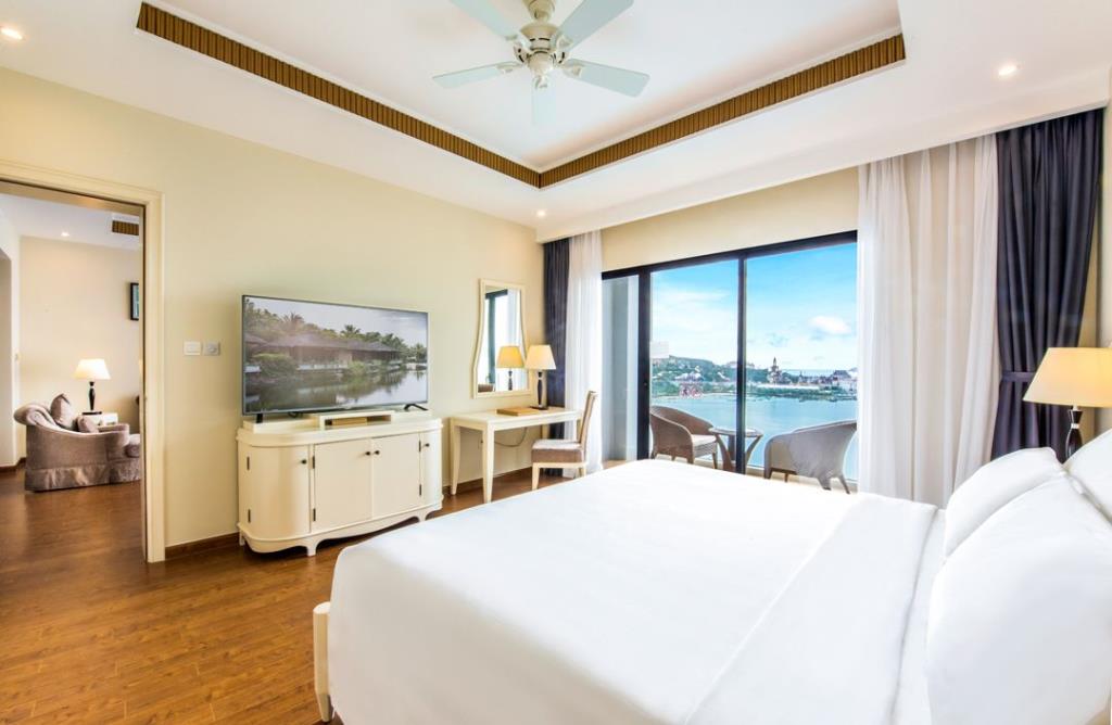 Executive Suite King Ocean View - Vinpearl Resort & Spa Nha Trang Bay