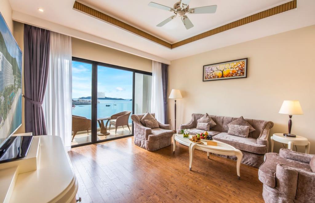 Executive Suite King Ocean View - Vinpearl Resort & Spa Nha Trang Bay