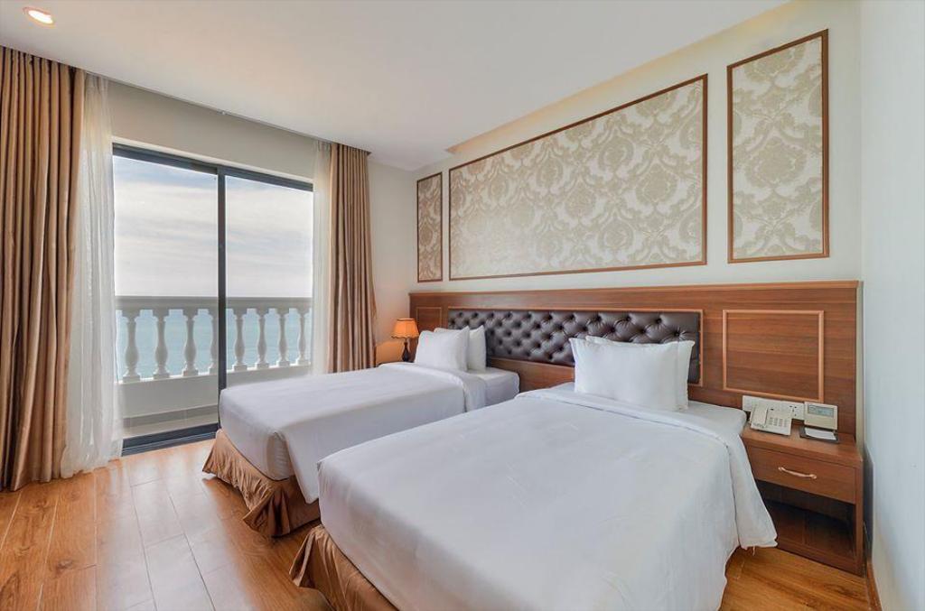 Premier Sea View Twin Room with Balcony - Khách sạn Imperial Nha Trang