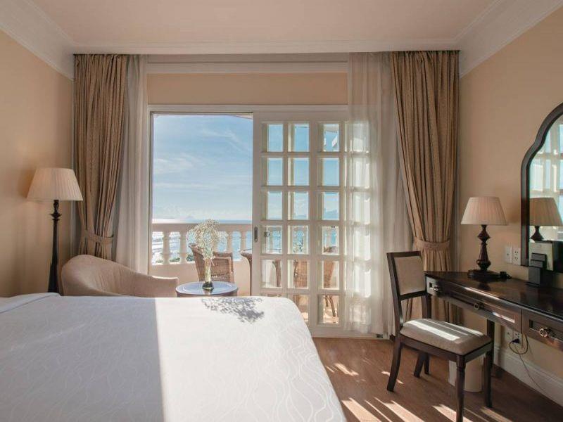 Deluxe Ocean View - Sunrise Nha Trang Beach Hotel & Spa