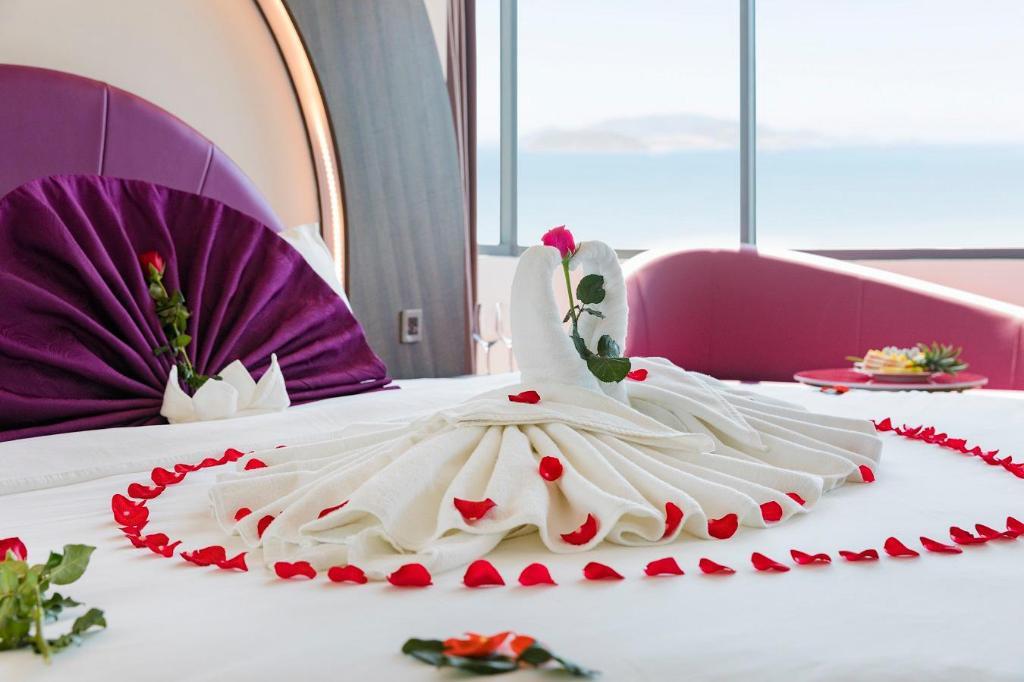 Grand Suite with Sea View - Khách sạn V Nha Trang