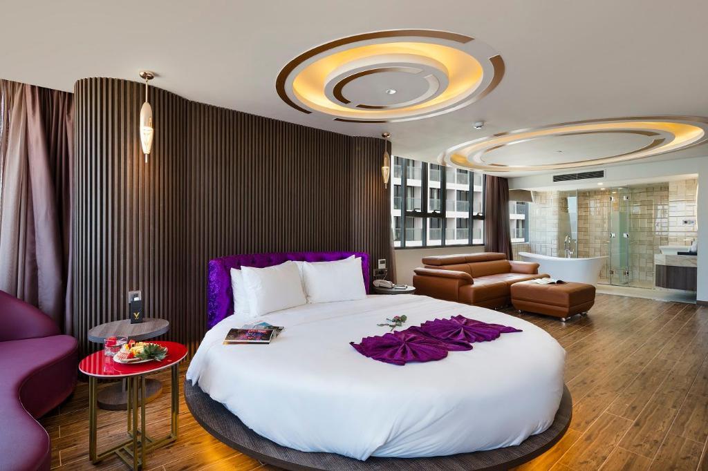 Grand Suite with Sea View - Khách sạn V Nha Trang