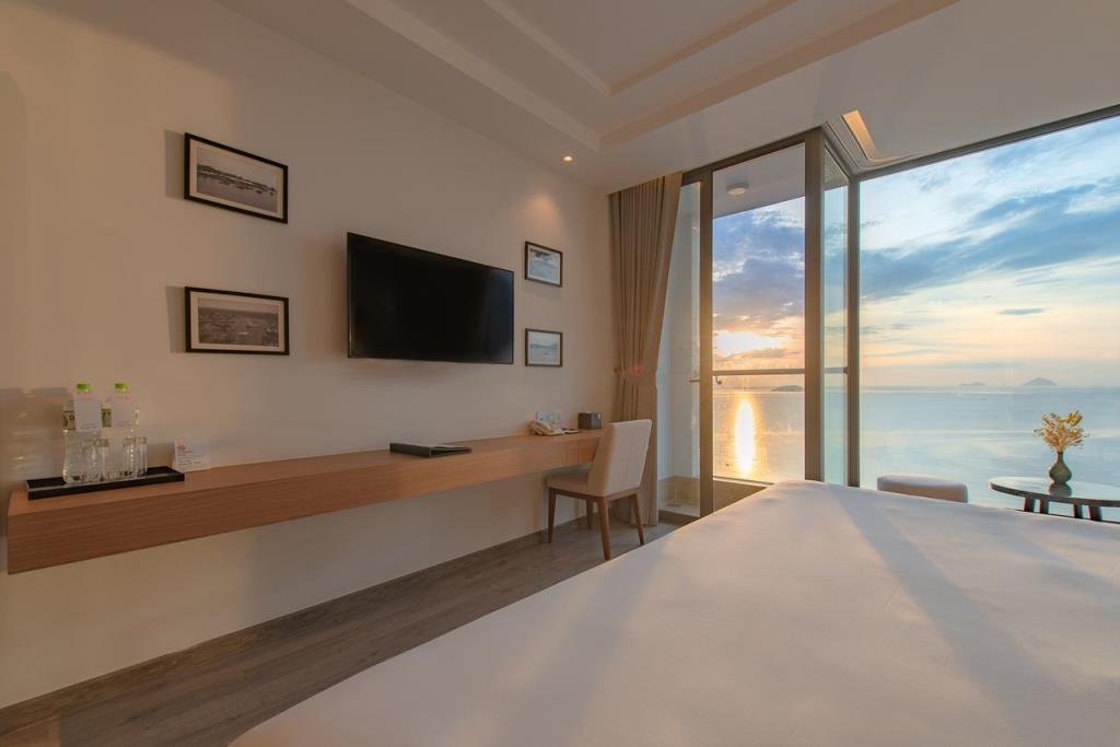 Deluxe Double Room with Sea View and Balcony - Khách Sạn Navada Nha Trang