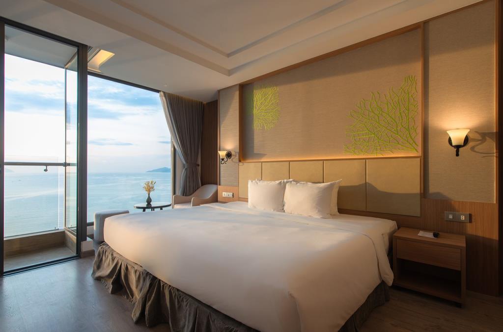 Deluxe Double Room with Sea View and Balcony - Khách Sạn Navada Nha Trang