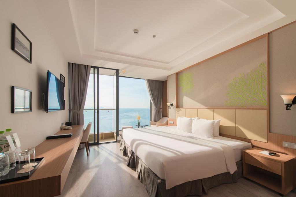 Deluxe Double Room with Sea View and Balcony - Khách Sạn Navada Nha Trang