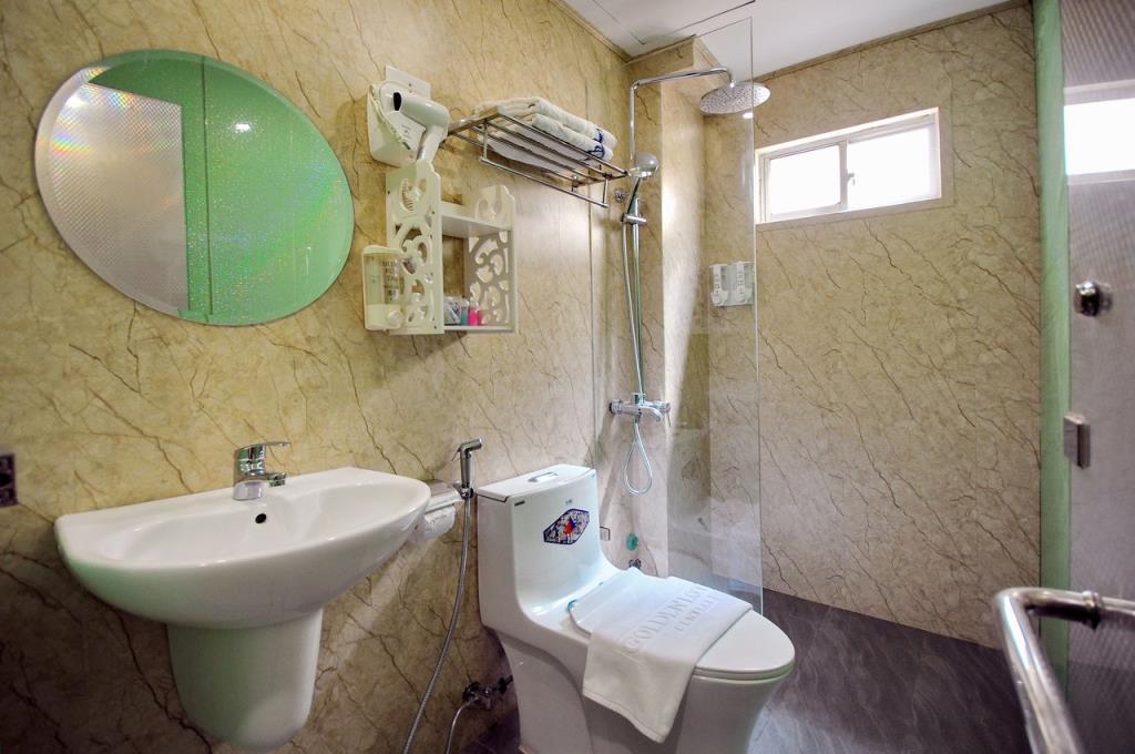 Superior Triple Room (3 khách) - Khách Sạn Golden Lotus Nha Trang