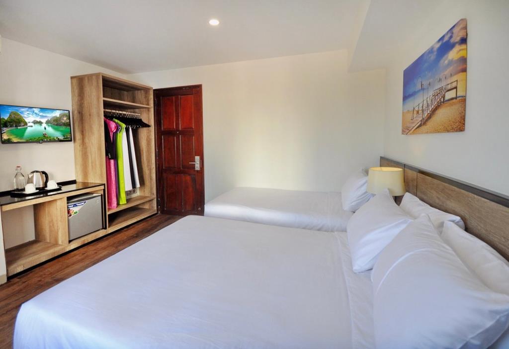 Superior Triple Room (3 khách) - Khách Sạn Golden Lotus Nha Trang