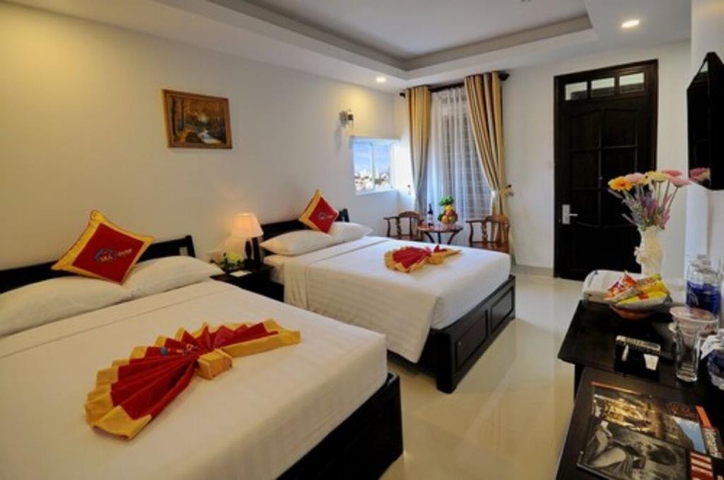 Phòng Suite Deluxe Hướng Phố - Khách Sạn Full House