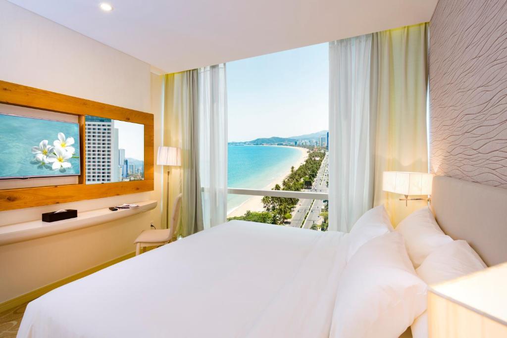 Grand Ocean - Khách sạn Diamond Bay Nha Trang
