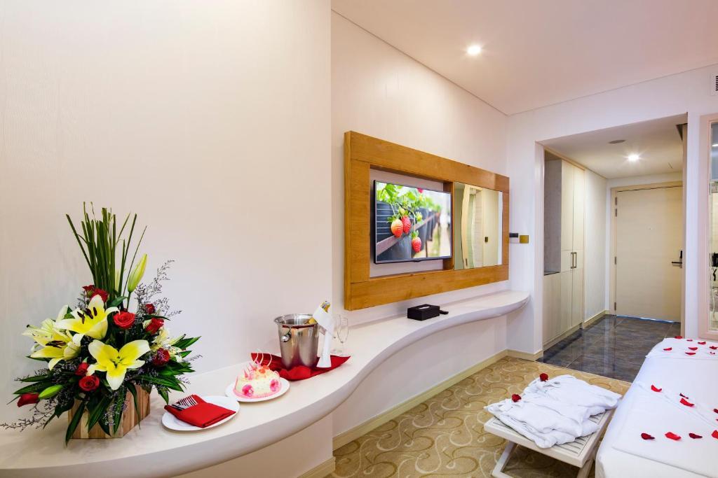 Prime Suite - Khách sạn Diamond Bay Nha Trang