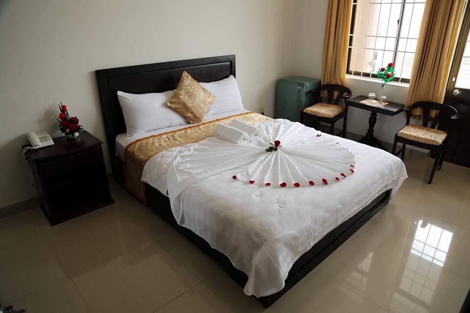 Phòng Đôi Tiêu Chuẩn - Khách Sạn Queen Nha Trang