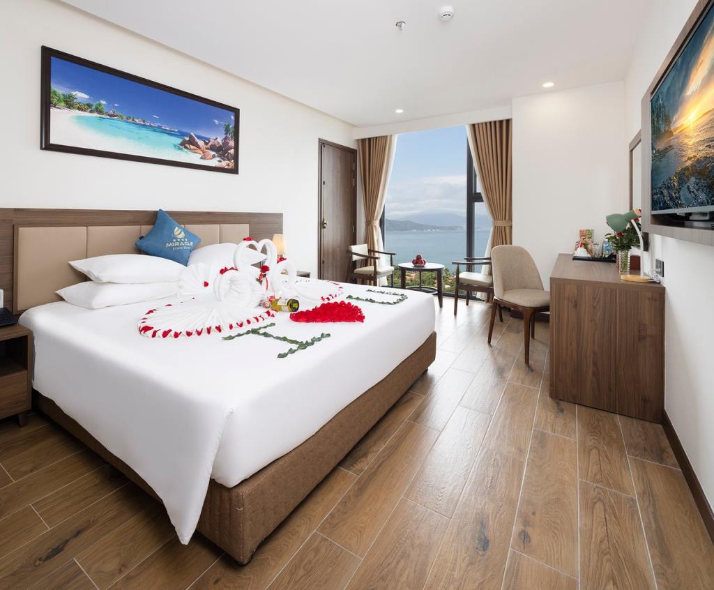 Senior Deluxe Sea View - Khách sạn Miracle Luxury Nha Trang