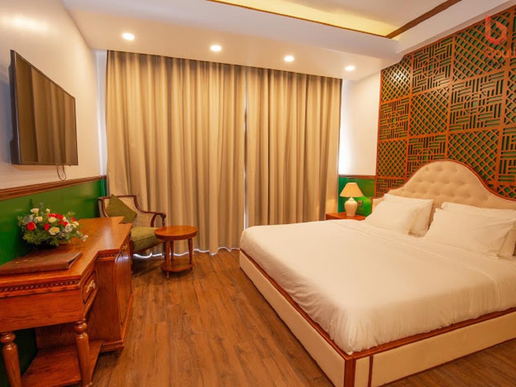 Deluxe Double Room with Balcony - Khách Sạn Boutik Cham