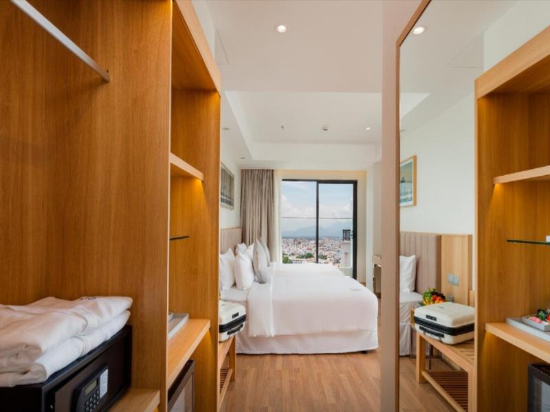Senior Deluxe City View Double Room with Balcony - Khách sạn Nagar Nha Trang