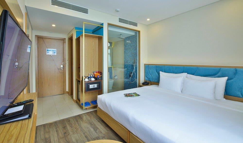 Deluxe Double with Balcony - Khách sạn San Marino Boutique Đà Nẵng