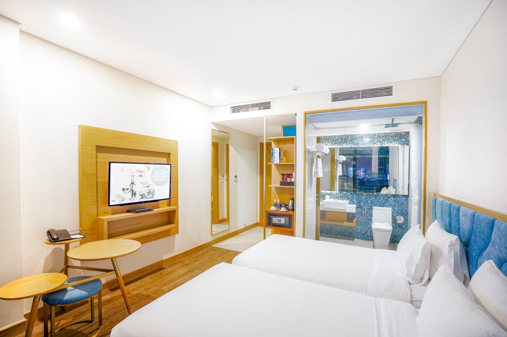 Deluxe Twin with Balcony - Khách sạn San Marino Boutique Đà Nẵng