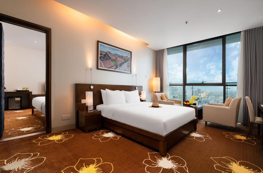 Superior City View Queen Bed - Khách sạn Grand Tourane