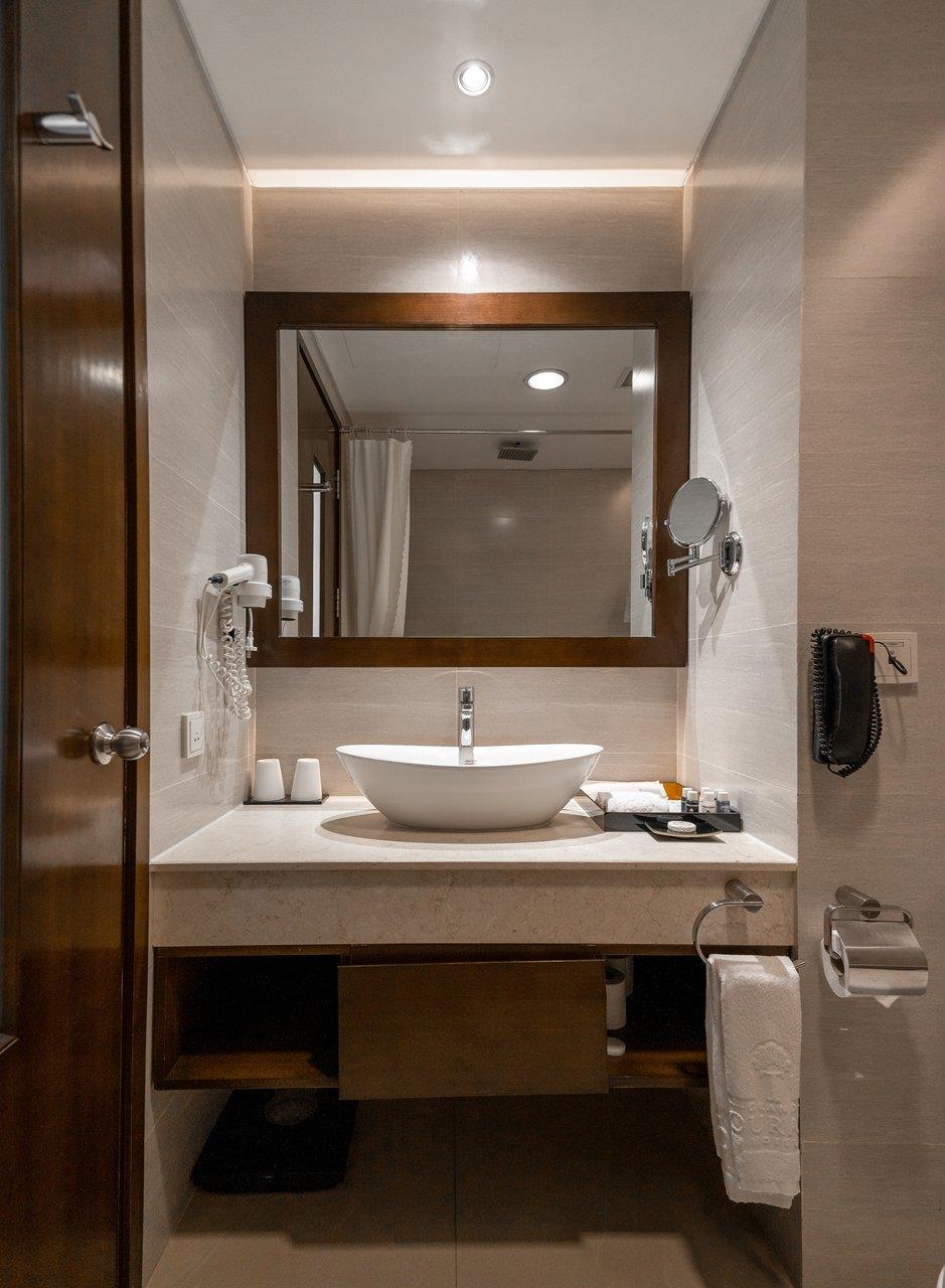 Deluxe City View - Khách sạn Grand Tourane