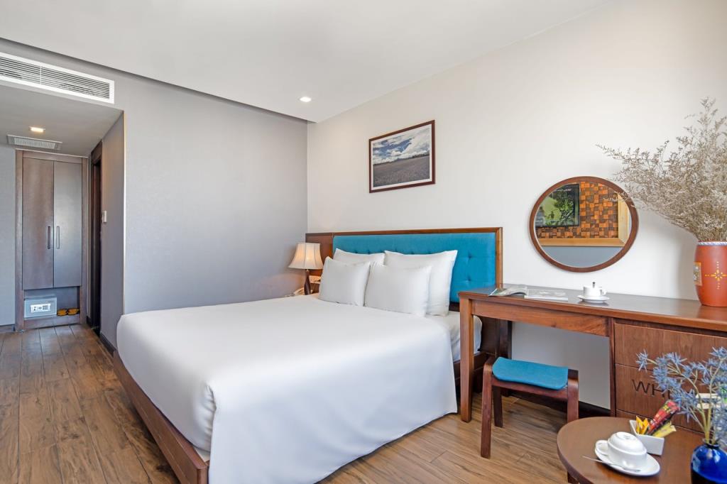 Superior Double with Partial Sea View Room - White Sand Hotel