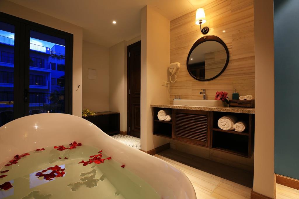 Pool Access King/Twin - Khách Sạn Salmalia Boutique