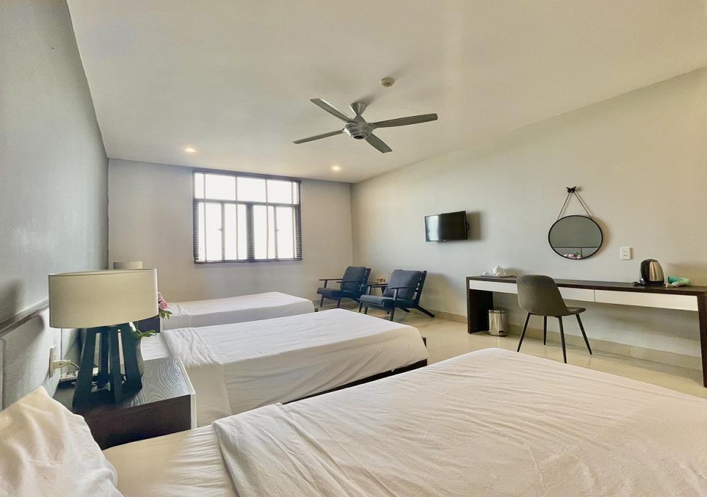 Senior Triple Seaview - Khách Sạn Mỹ Khê 2