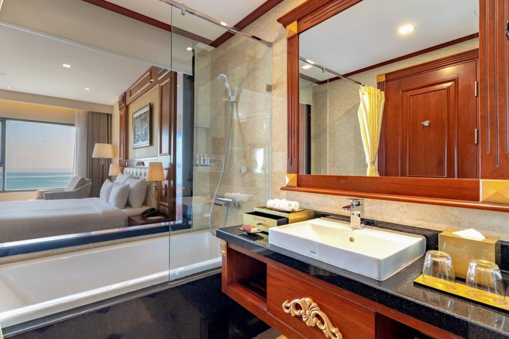 Deluxe Double/Twin Ocean View - Khách Sạn DLG Đà Nẵng
