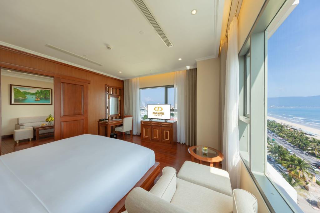 Junior Suite King Ocean Front - Khách Sạn DLG Đà Nẵng