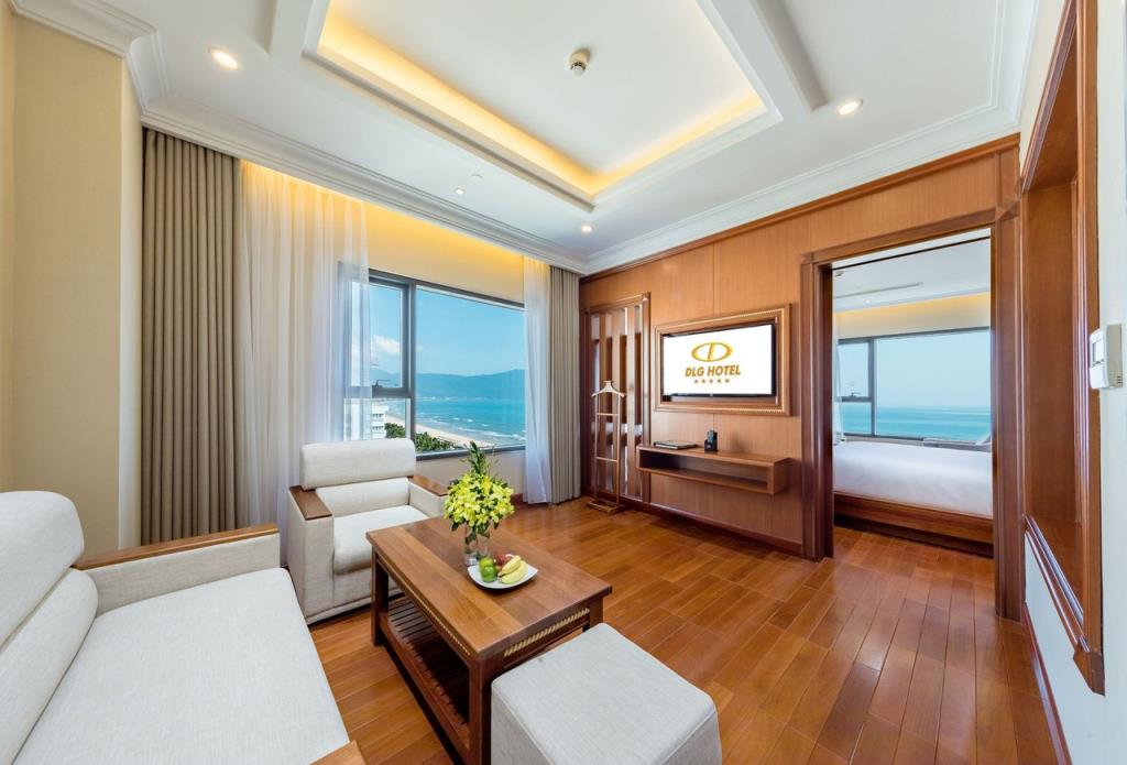 Junior Suite King Ocean Front - Khách Sạn DLG Đà Nẵng