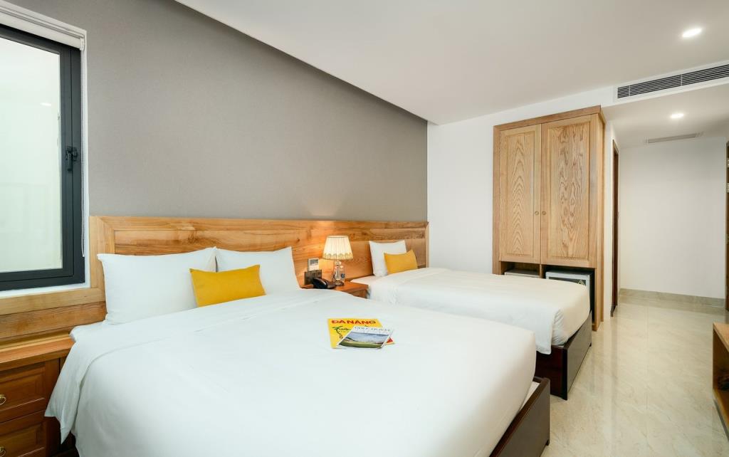 Deluxe Twin City View- Bathtub - Sunny Ocean Hotel & Spa