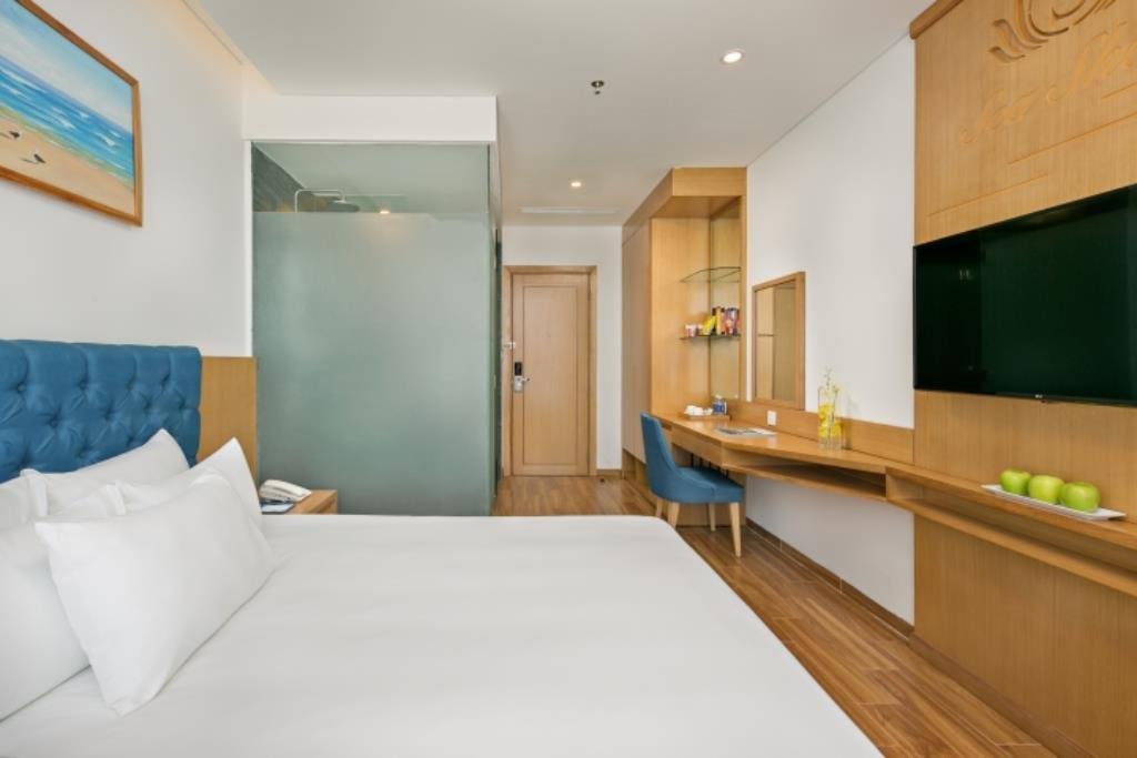 Deluxe Double City View - Seashore Hotel & Apartment