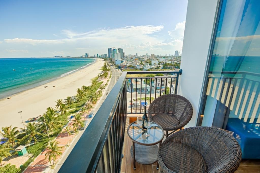 Suite Twin Ocean Balcony Room - Seashore Hotel & Apartment